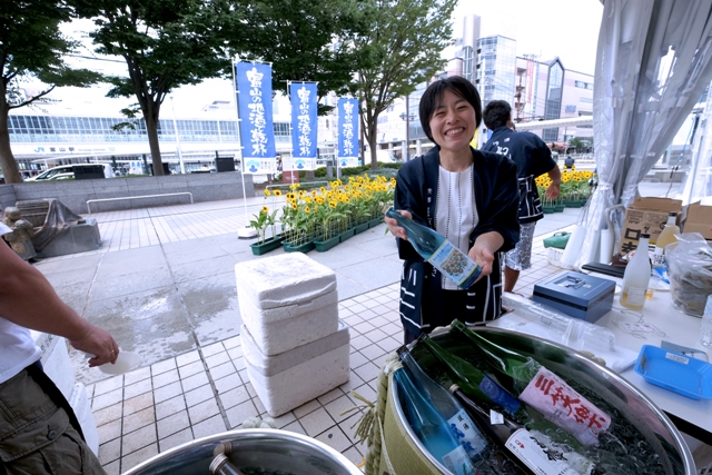 富山の地酒有料試飲会 / 幻の瀧 / ビキニの人魚は女将さん？ / 富山の